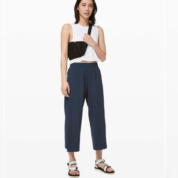 Lululemon Wanderer Culotte True Navy Size 0 - Picture 12 of 12